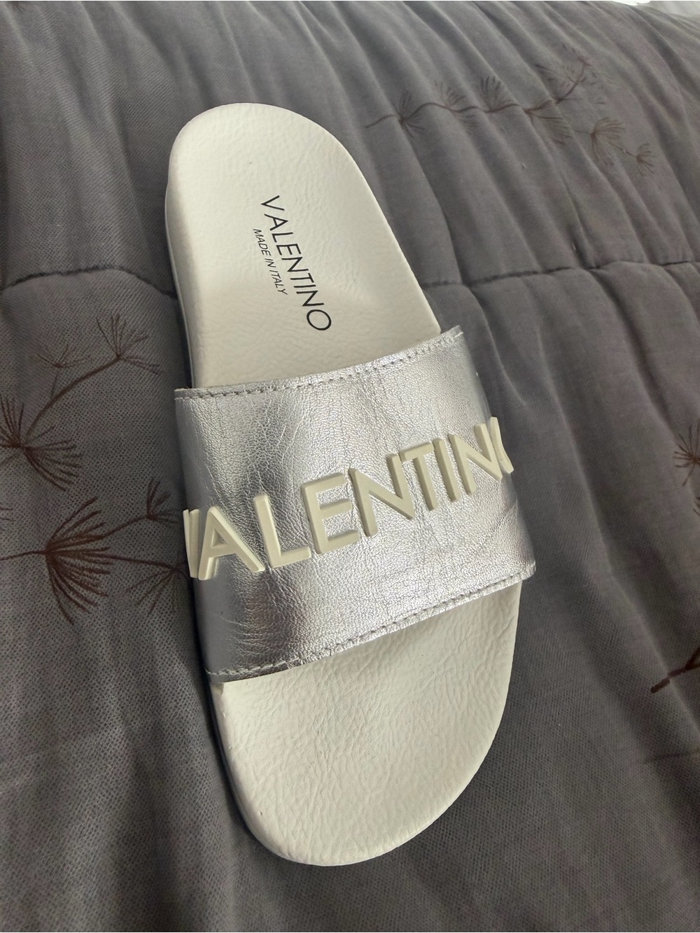 Only 1 Valentino Slide, NOT a pair